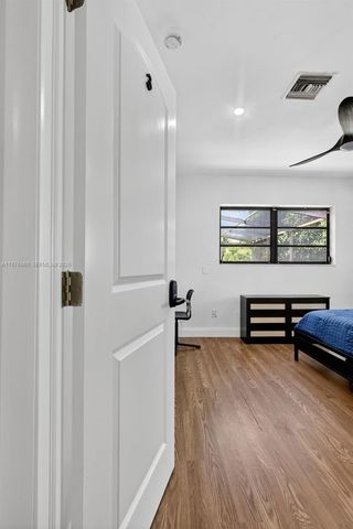 245 NE 175th St, North Miami Beach, FL 33162