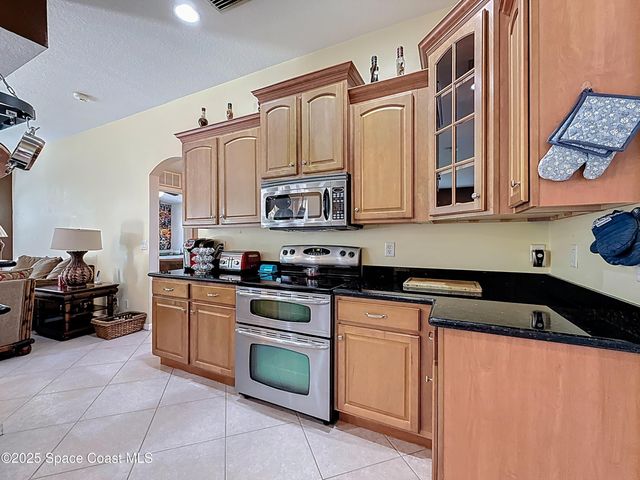 2050 SE Ellington Terrace, Port St. Lucie, FL 34952