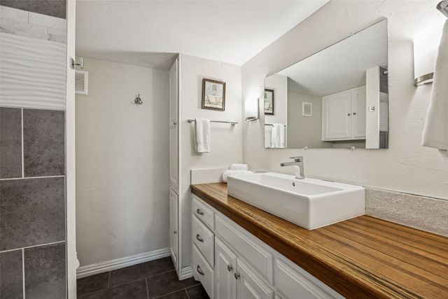 6016 E Mockingbird Lane, Dallas, TX 75206