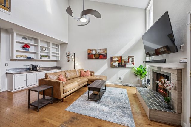 6016 E Mockingbird Lane, Dallas, TX 75206