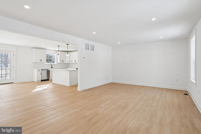 211 PARK AVE, Somerdale, NJ 08083