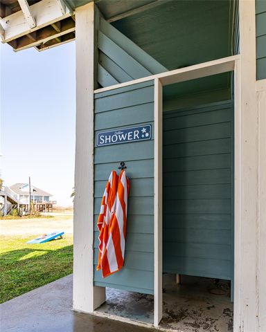 4021 Biscayne Beach Road, Port Bolivar, TX 77650