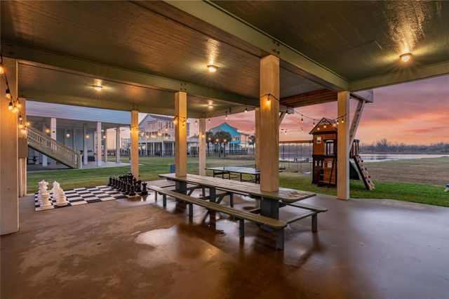 4021 Biscayne Beach Road, Port Bolivar, TX 77650