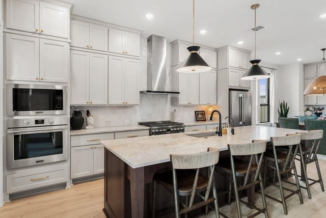 100 Ribera DR, Liberty Hill, TX 78642