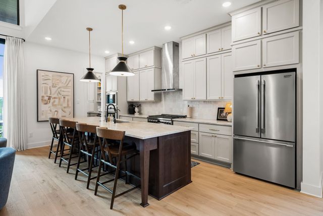 100 Ribera DR, Liberty Hill, TX 78642