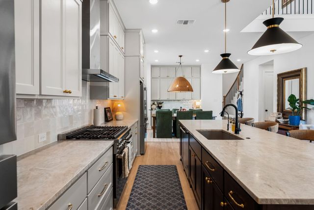 100 Ribera DR, Liberty Hill, TX 78642