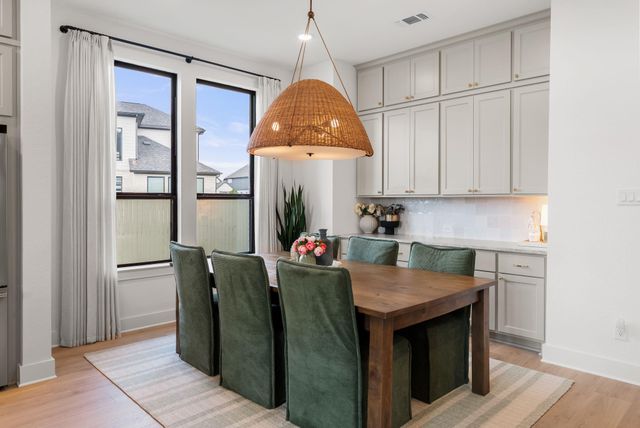 100 Ribera DR, Liberty Hill, TX 78642