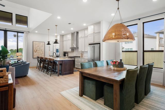 100 Ribera DR, Liberty Hill, TX 78642