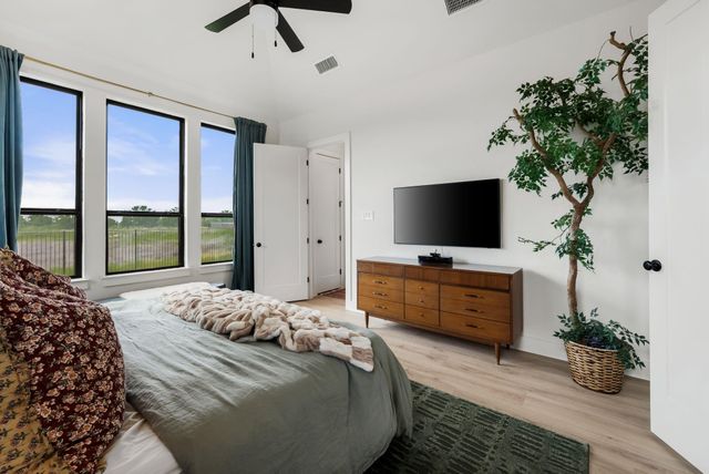 100 Ribera DR, Liberty Hill, TX 78642