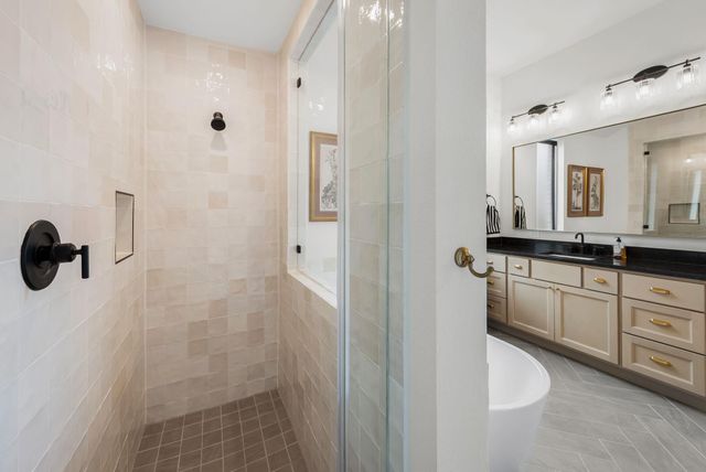 100 Ribera DR, Liberty Hill, TX 78642