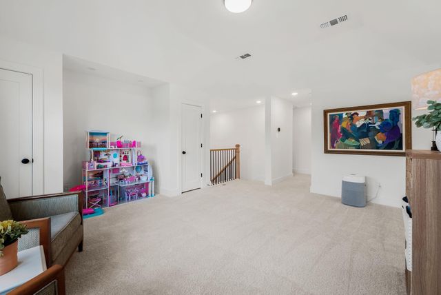 100 Ribera DR, Liberty Hill, TX 78642