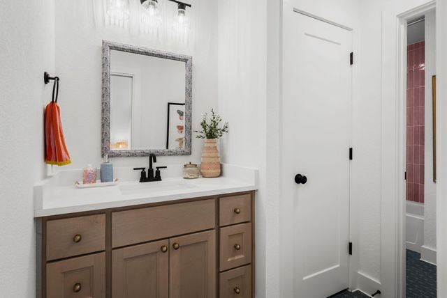 100 Ribera DR, Liberty Hill, TX 78642