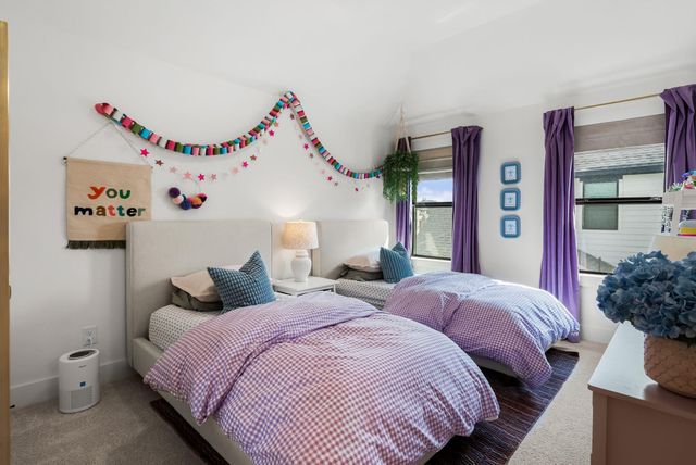 100 Ribera DR, Liberty Hill, TX 78642