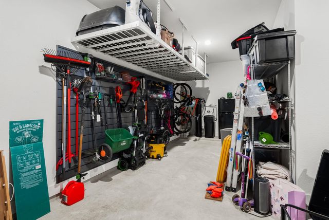 100 Ribera DR, Liberty Hill, TX 78642