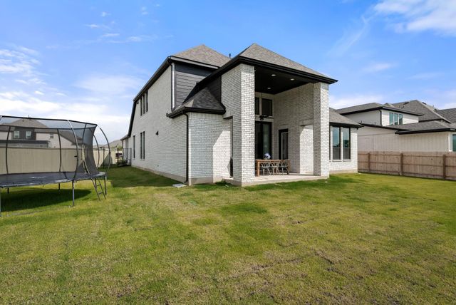 100 Ribera DR, Liberty Hill, TX 78642