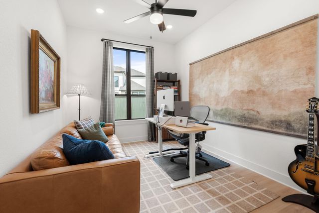 100 Ribera DR, Liberty Hill, TX 78642