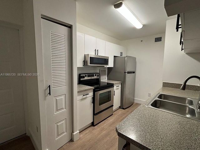 460 S Park Road 6110, Hollywood, FL 33021