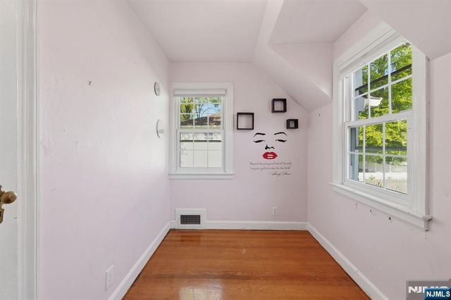 2 Lloyd Place, Belleville, NJ 07109