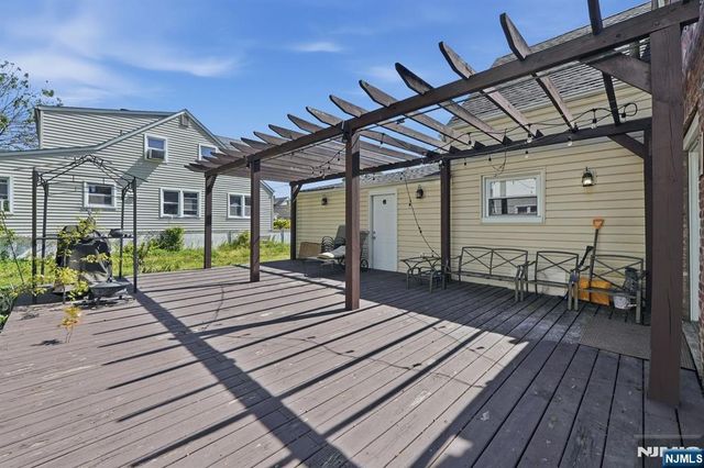 2 Lloyd Place, Belleville, NJ 07109