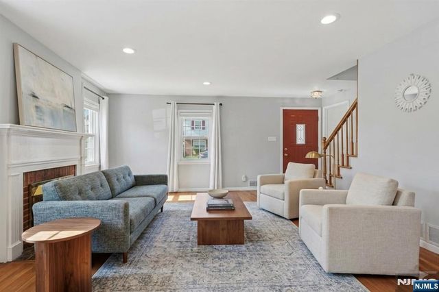 2 Lloyd Place, Belleville, NJ 07109