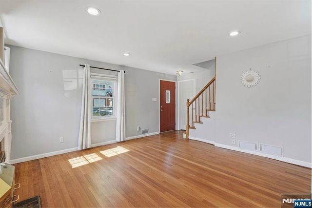 2 Lloyd Place, Belleville, NJ 07109
