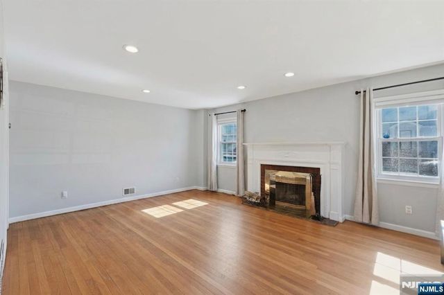 2 Lloyd Place, Belleville, NJ 07109