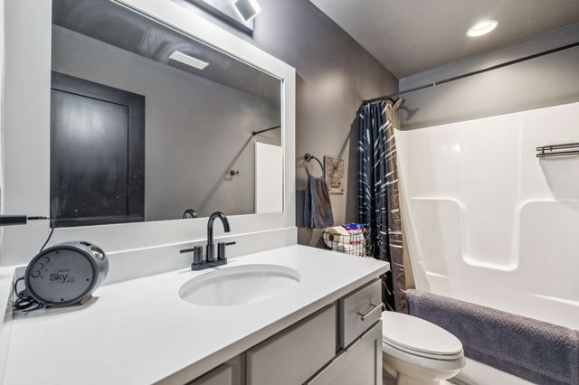 319 Campfire Ct, Winchester, TN 37398