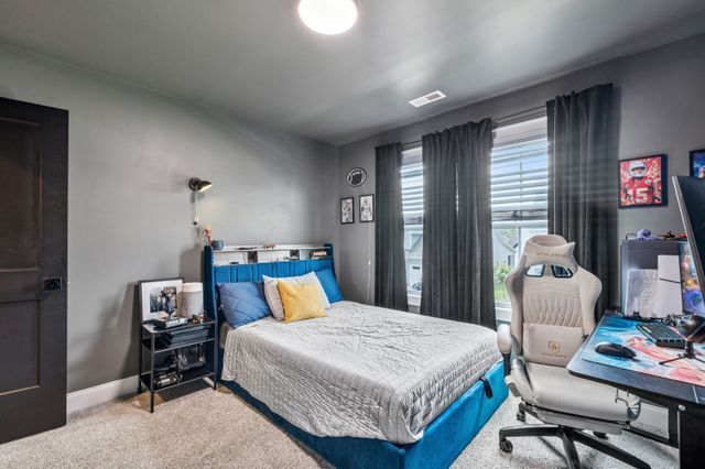 319 Campfire Ct, Winchester, TN 37398