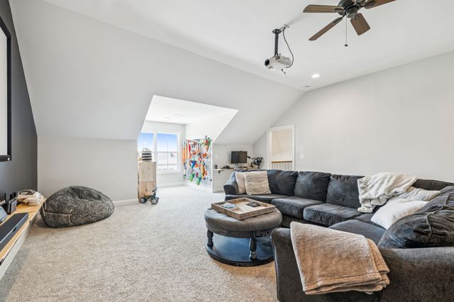 319 Campfire Ct, Winchester, TN 37398