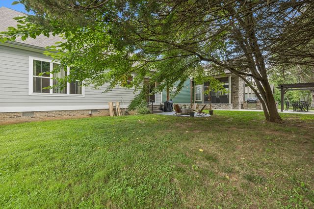 319 Campfire Ct, Winchester, TN 37398