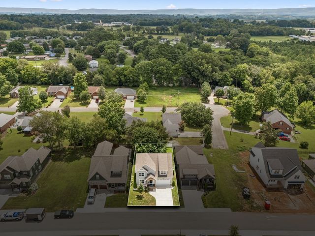 319 Campfire Ct, Winchester, TN 37398