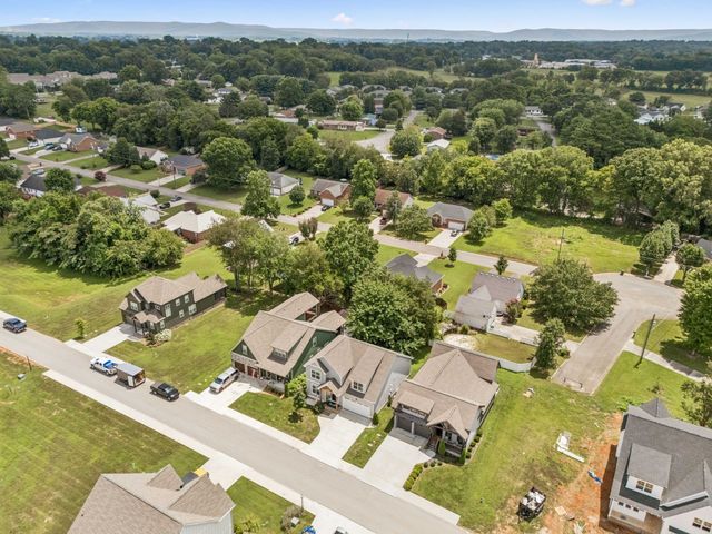 319 Campfire Ct, Winchester, TN 37398