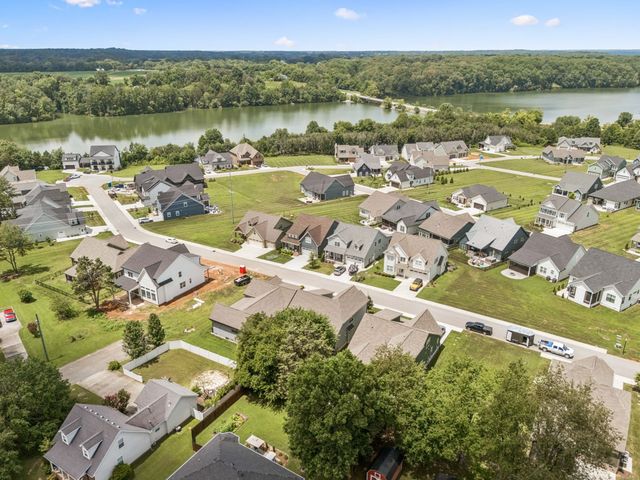 319 Campfire Ct, Winchester, TN 37398