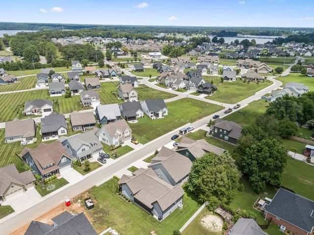 319 Campfire Ct, Winchester, TN 37398