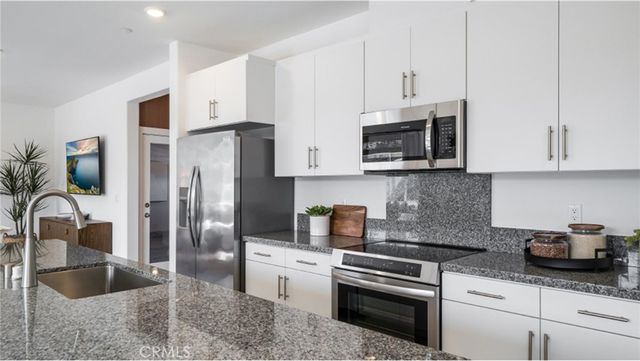 303 Grand Sky Lane, Perris, CA 92570