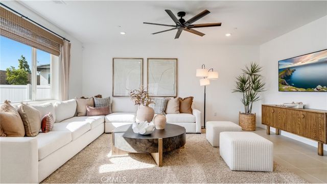 303 Grand Sky Lane, Perris, CA 92570
