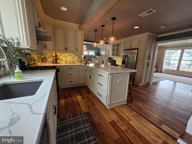 92 BRADFORD AVE, Little Falls, NJ 07424