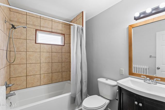 14 Woodside Avenue, Colonie, NY 12205