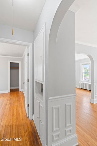 14 Woodside Avenue, Colonie, NY 12205