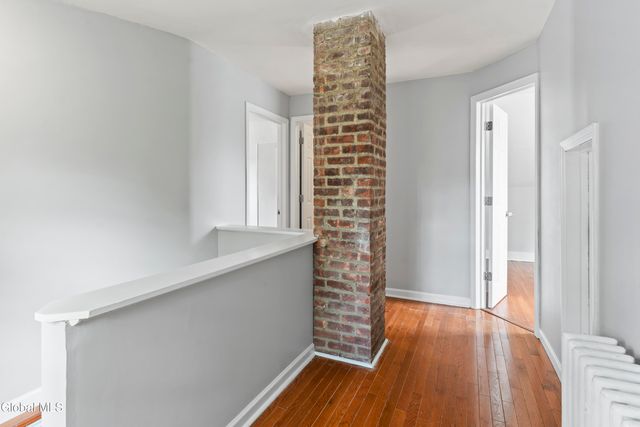 14 Woodside Avenue, Colonie, NY 12205