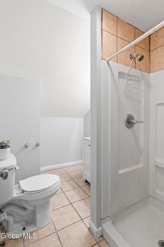 14 Woodside Avenue, Colonie, NY 12205