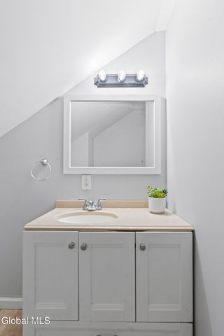 14 Woodside Avenue, Colonie, NY 12205