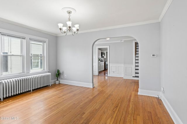 14 Woodside Avenue, Colonie, NY 12205