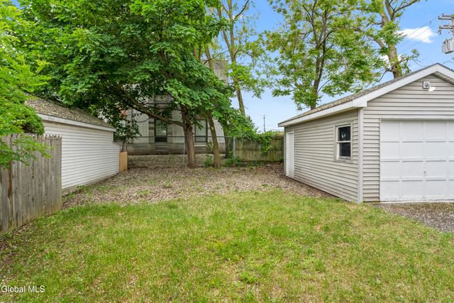 14 Woodside Avenue, Colonie, NY 12205