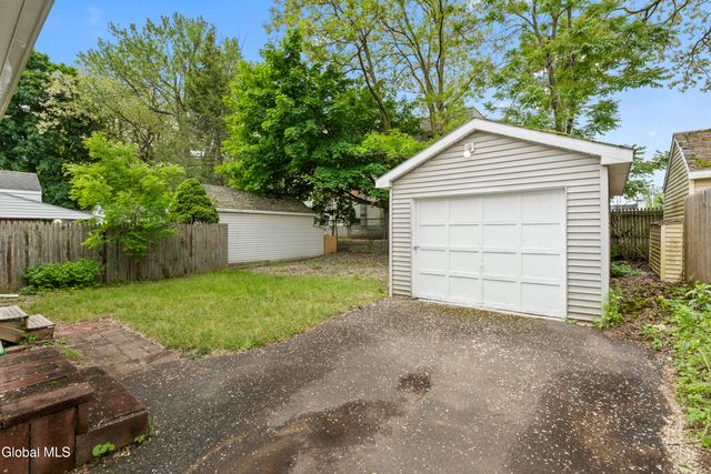 14 Woodside Avenue, Colonie, NY 12205