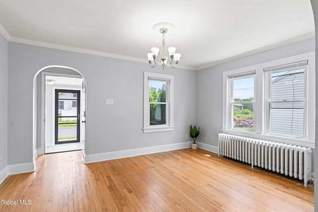 14 Woodside Avenue, Colonie, NY 12205