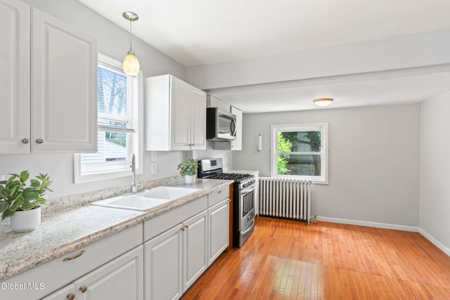 14 Woodside Avenue, Colonie, NY 12205