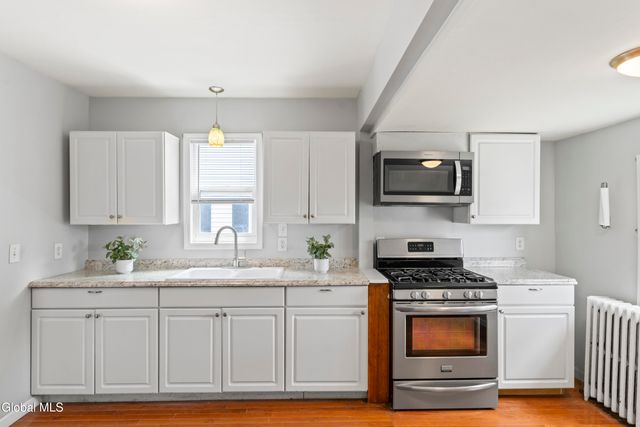 14 Woodside Avenue, Colonie, NY 12205