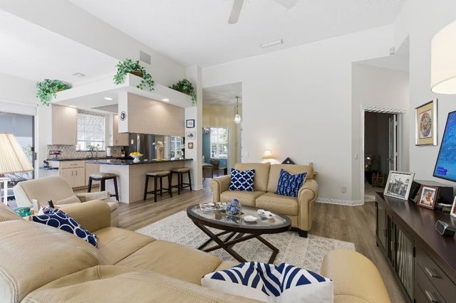 325 Kelsey Park Circle, Palm Beach Gardens, FL 33410