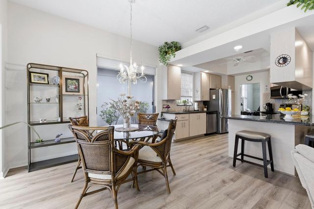 325 Kelsey Park Circle, Palm Beach Gardens, FL 33410